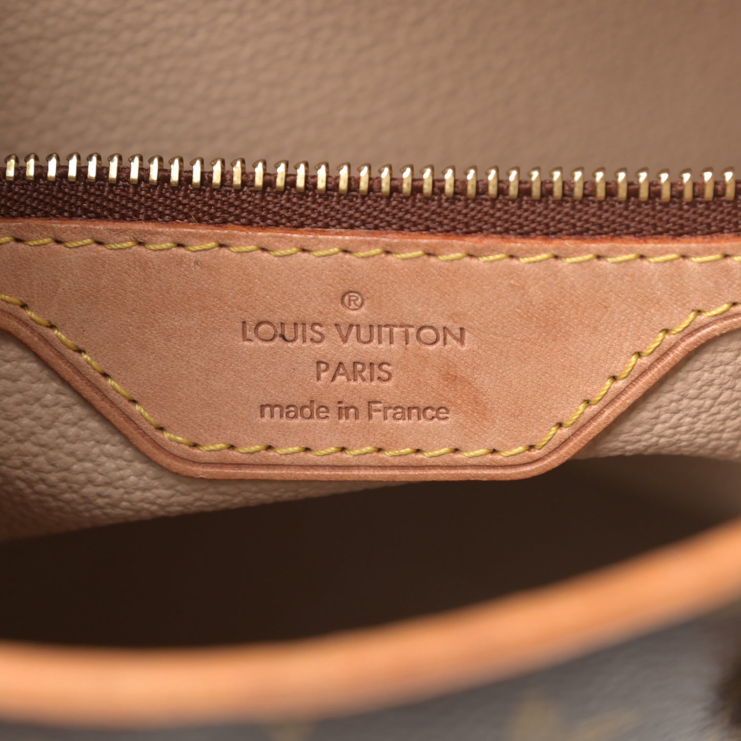 Monogram Petit Bucket 23