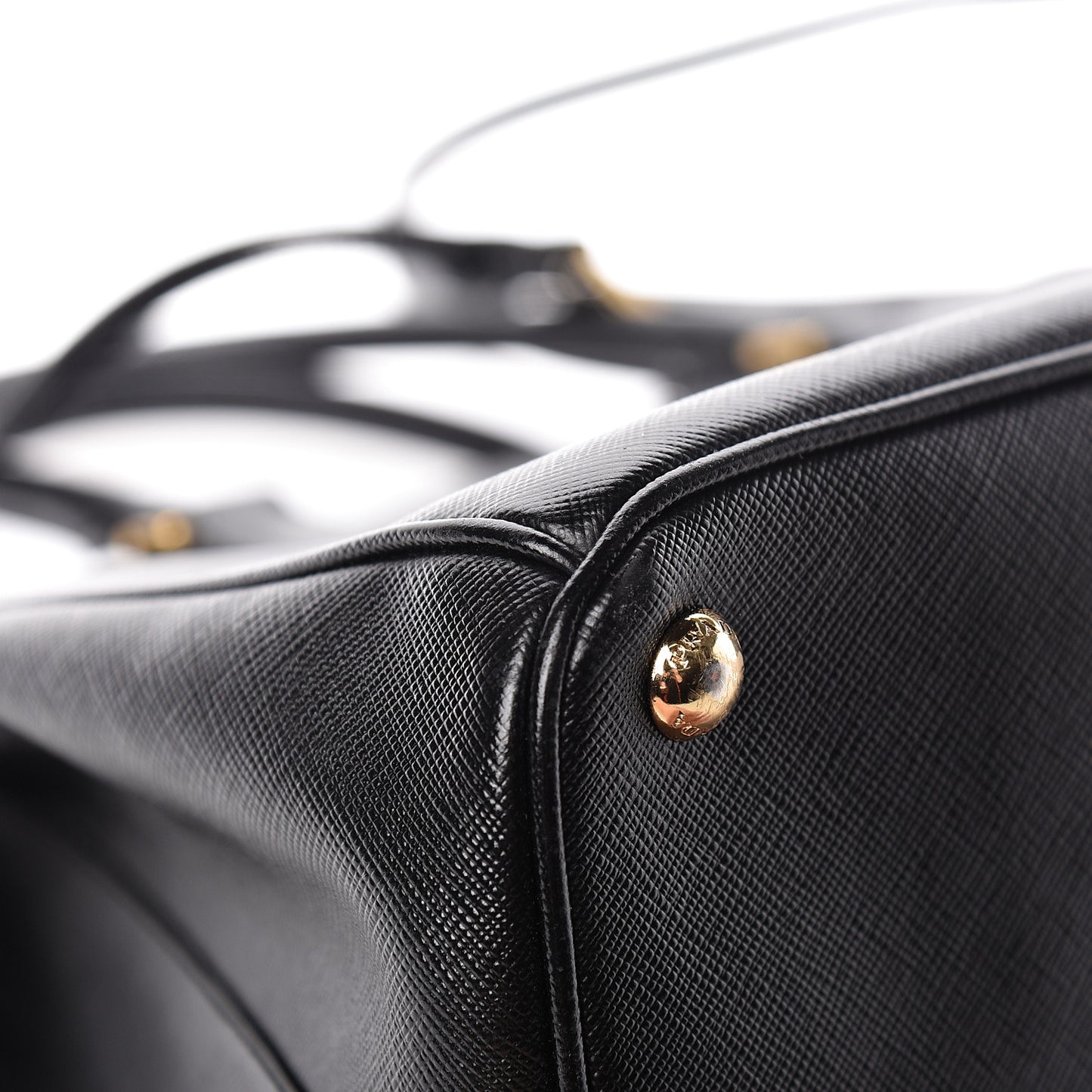 Saffiano Medium Galleria Double Zip Tote Black