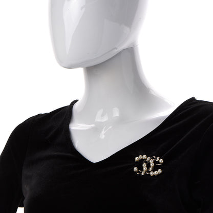 Chanel Pearl Coco CC Brooch Gold 2 of 4