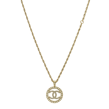 Chanel Pearl CC Round Pendant Necklace Gold 1 of 5