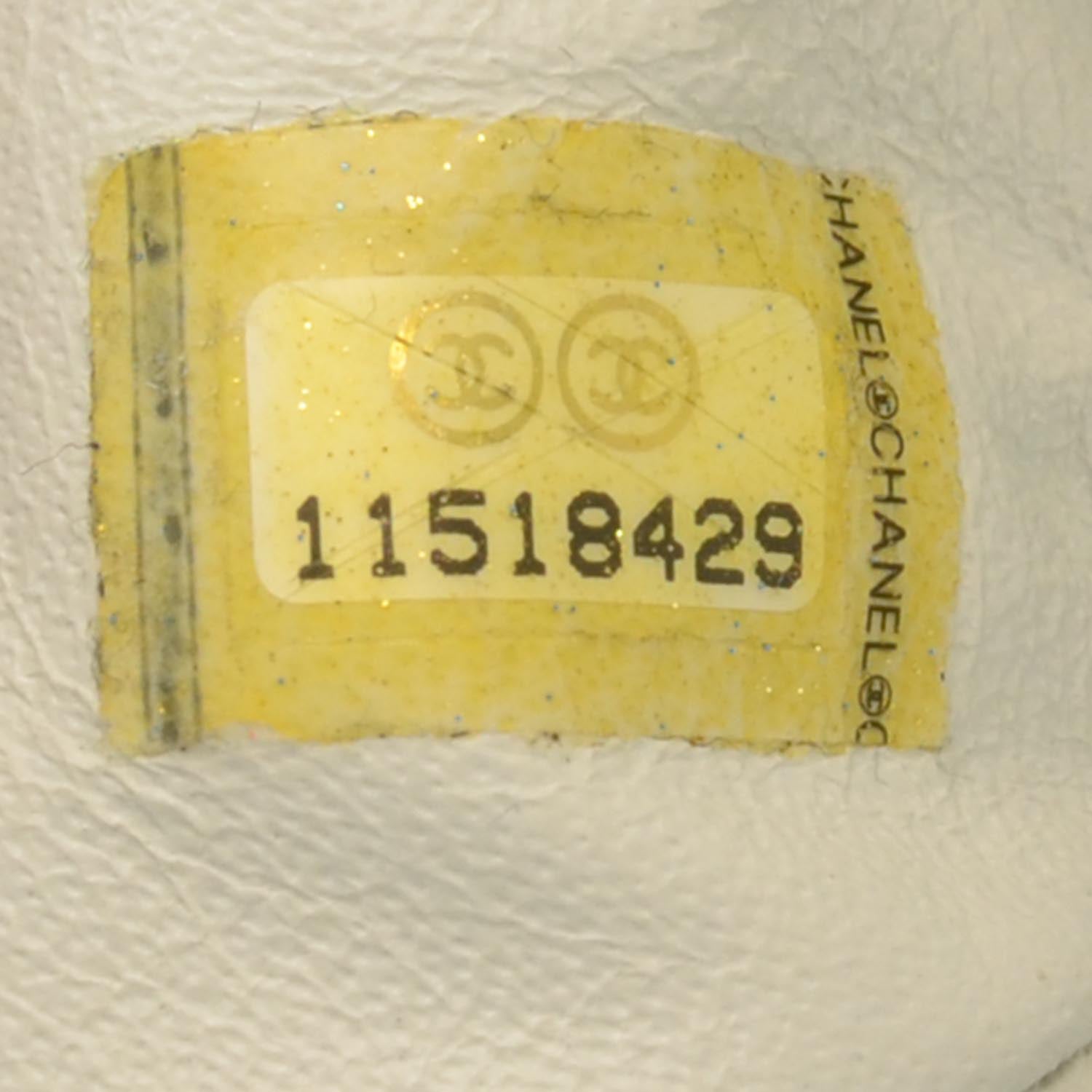 Chanel Caviar Pleated Clutch 7 of 7