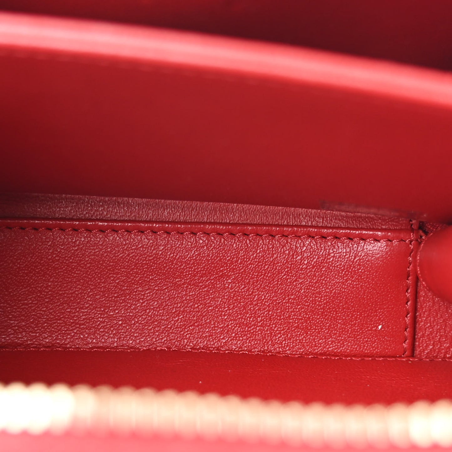 Caviar Quilted Small CC Filigree Vanity Case Red