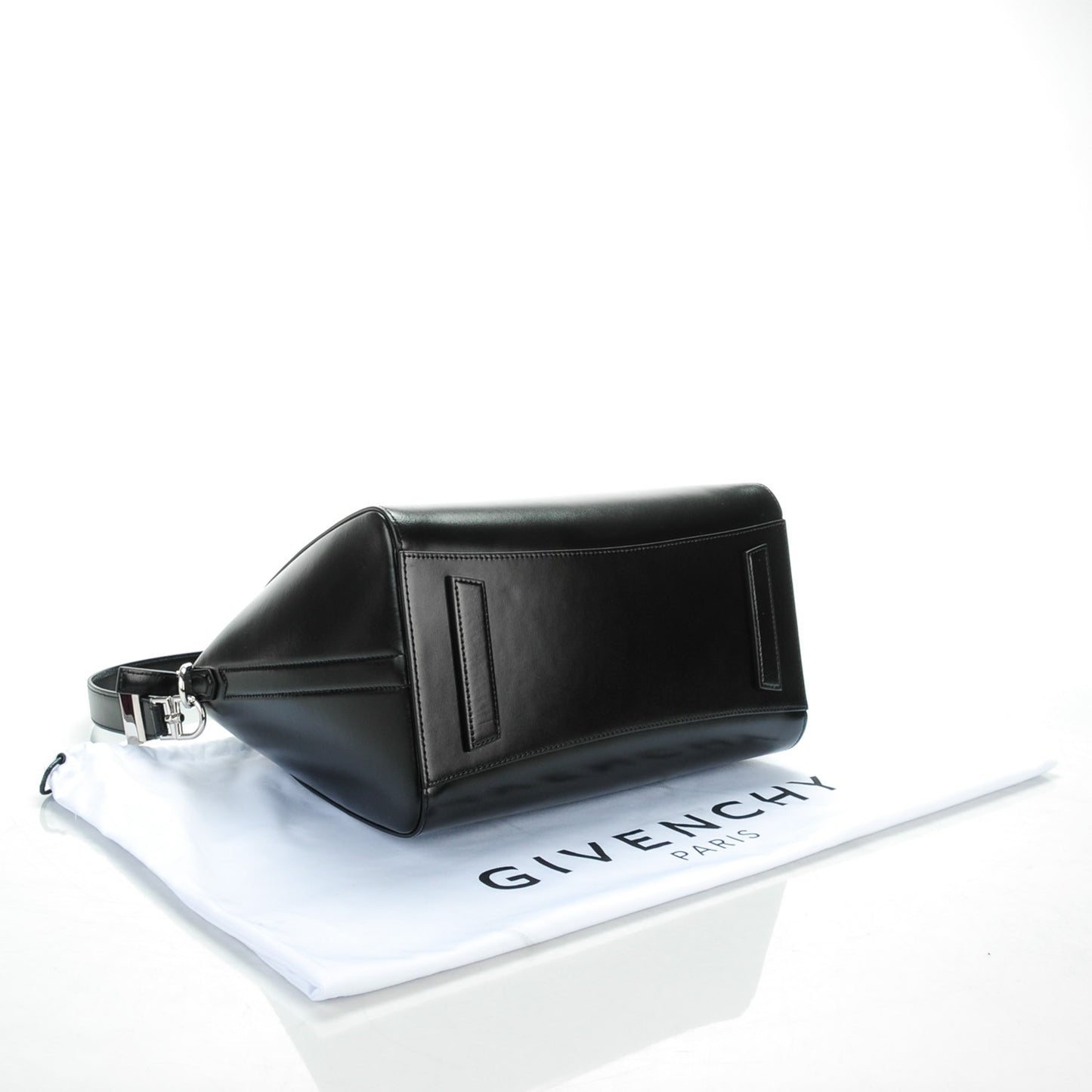 Shiny Lord Calfskin Medium Antigona Black