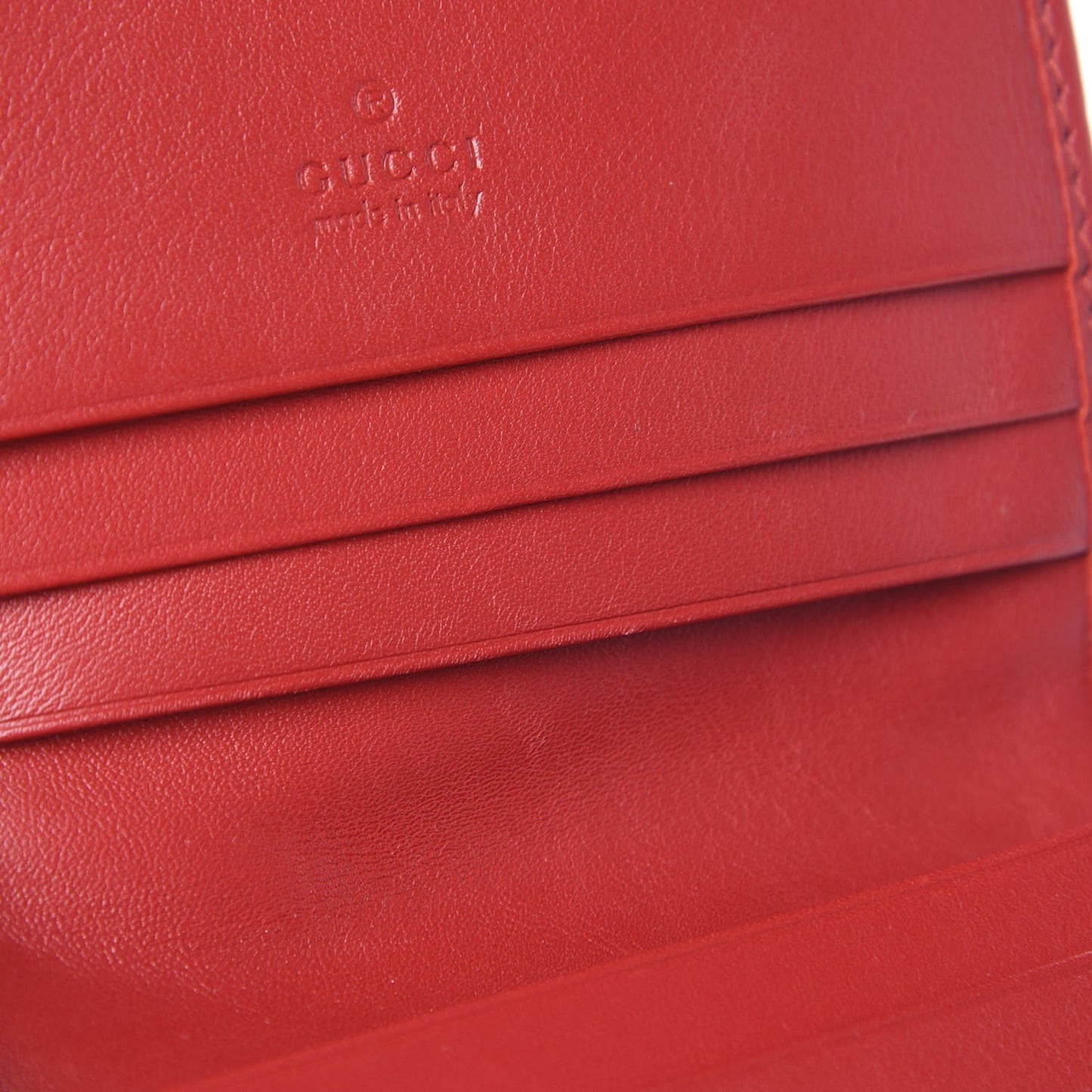 Calfskin Matelasse GG Marmont Card Case Hibiscus Red