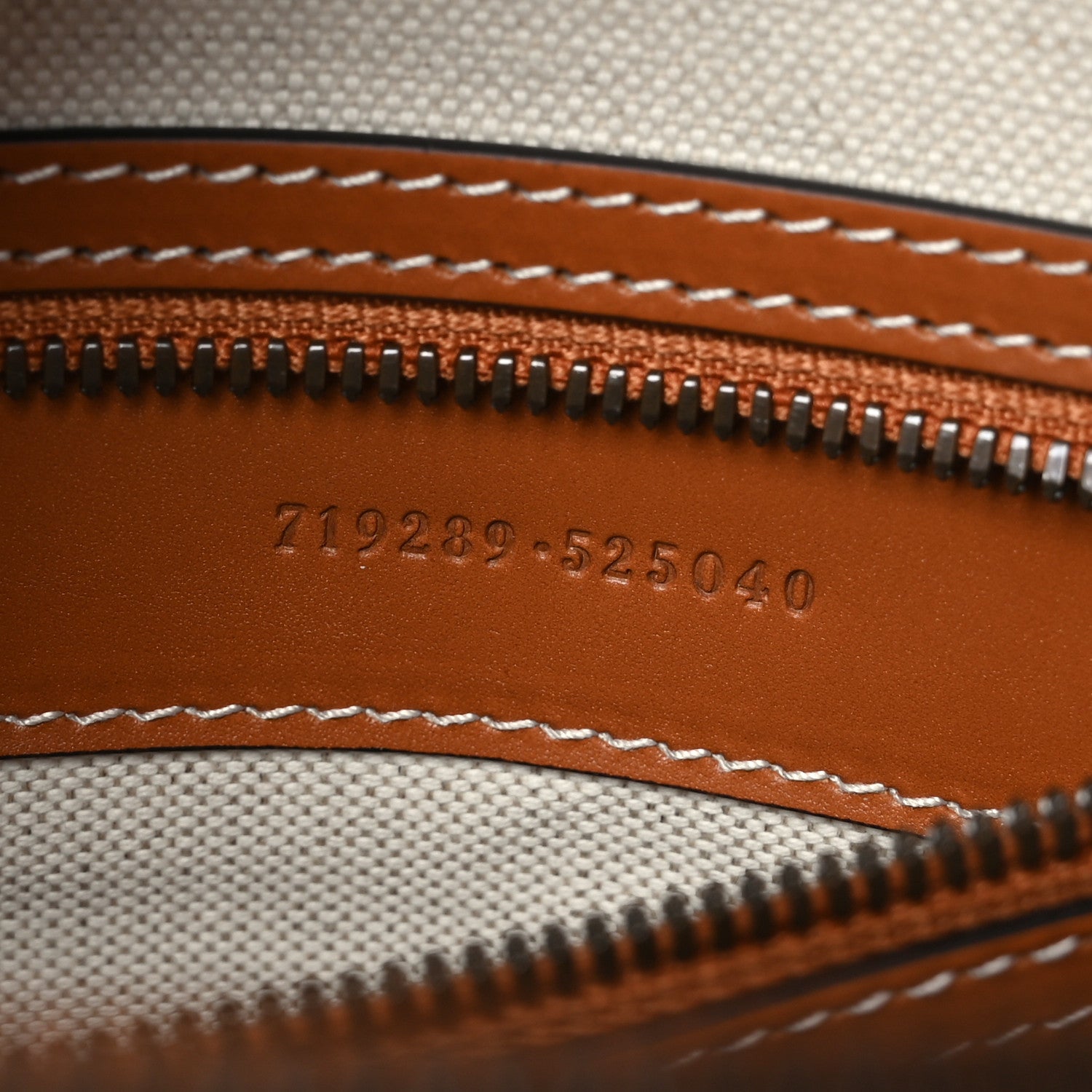 Gucci Calfskin Studded Maxi Diana Tote Bag Cuir 6 of 9