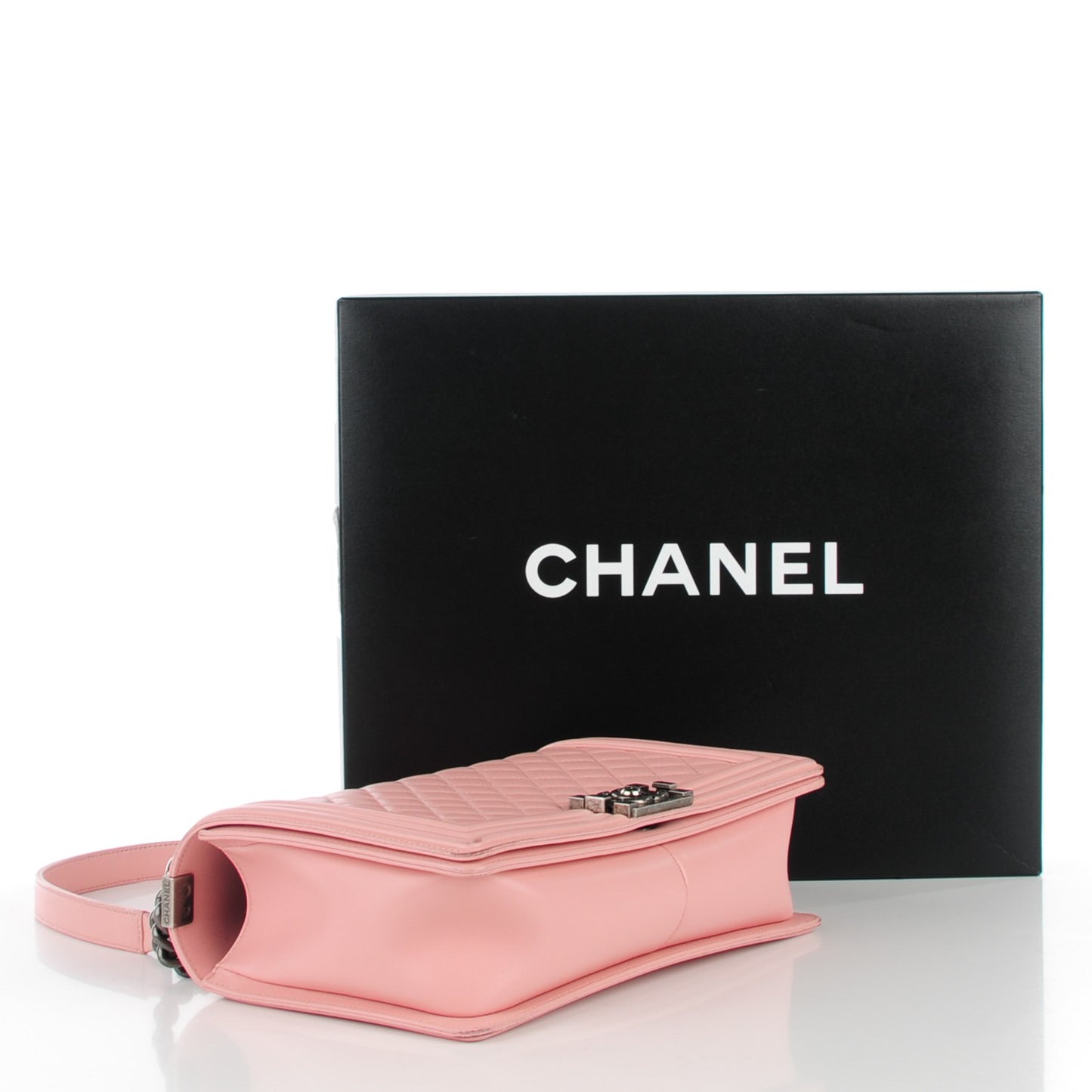 Lambskin Quilted New Medium Boy Flap Light Pink