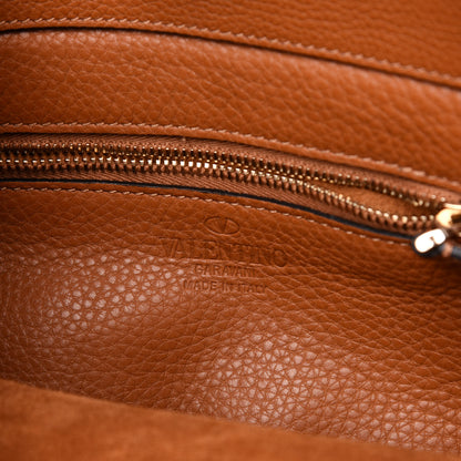 Valentino Garavani Pebbled Calfskin Small Rockstud Flip-Lock Messenger Bag Light Cuir 6 of 11