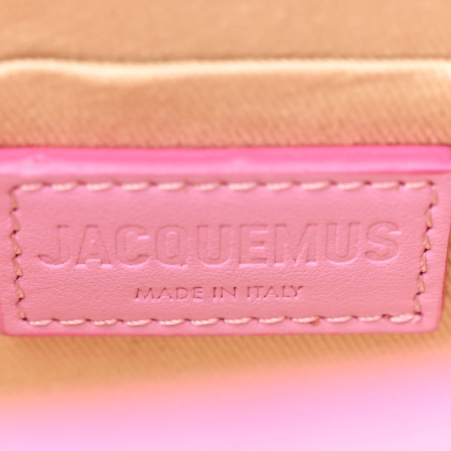 Smooth Calfskin Le Chiquito Moyen Light Pink
