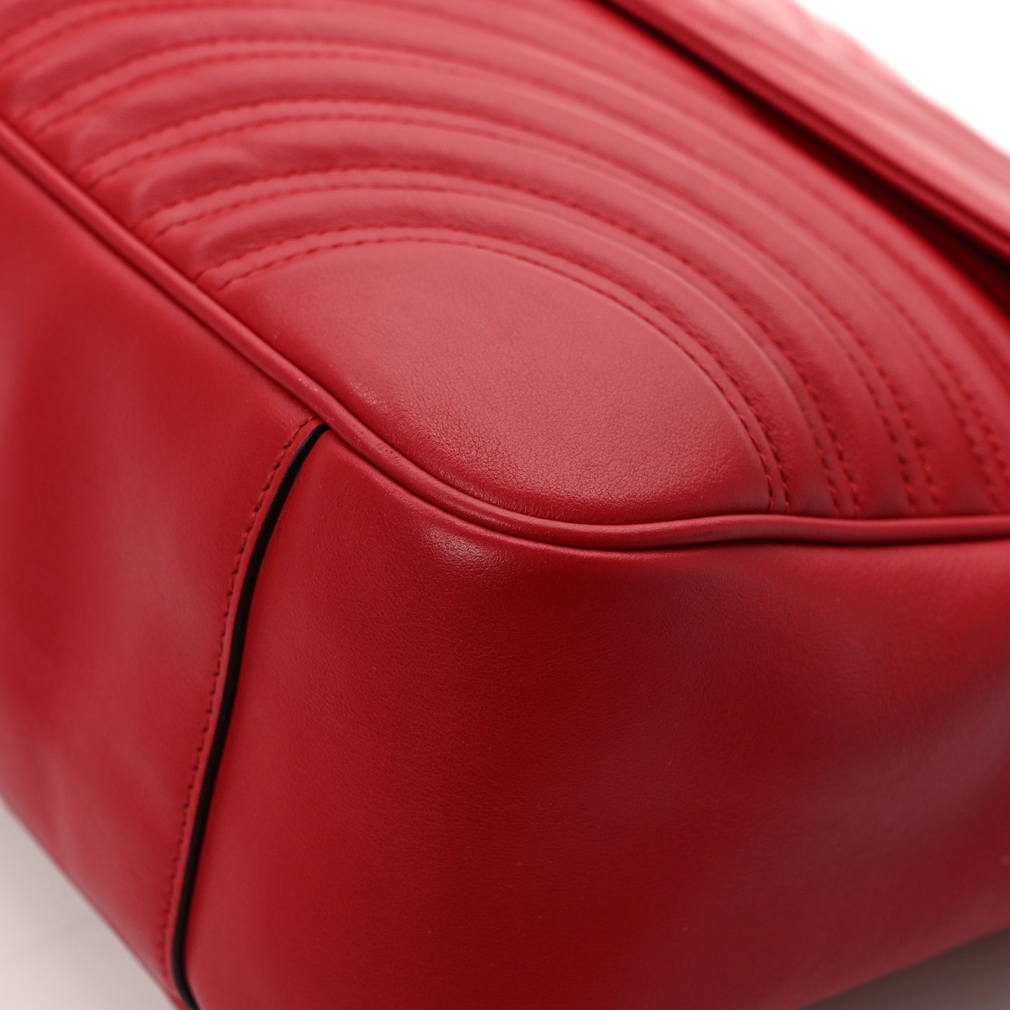 Calfskin Matelasse Large GG Marmont Shoulder Bag Hibiscus Red