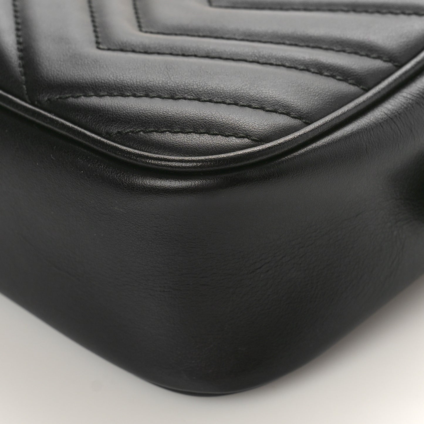 Calfskin Matelasse Small GG Marmont Chain Shoulder Bag Black
