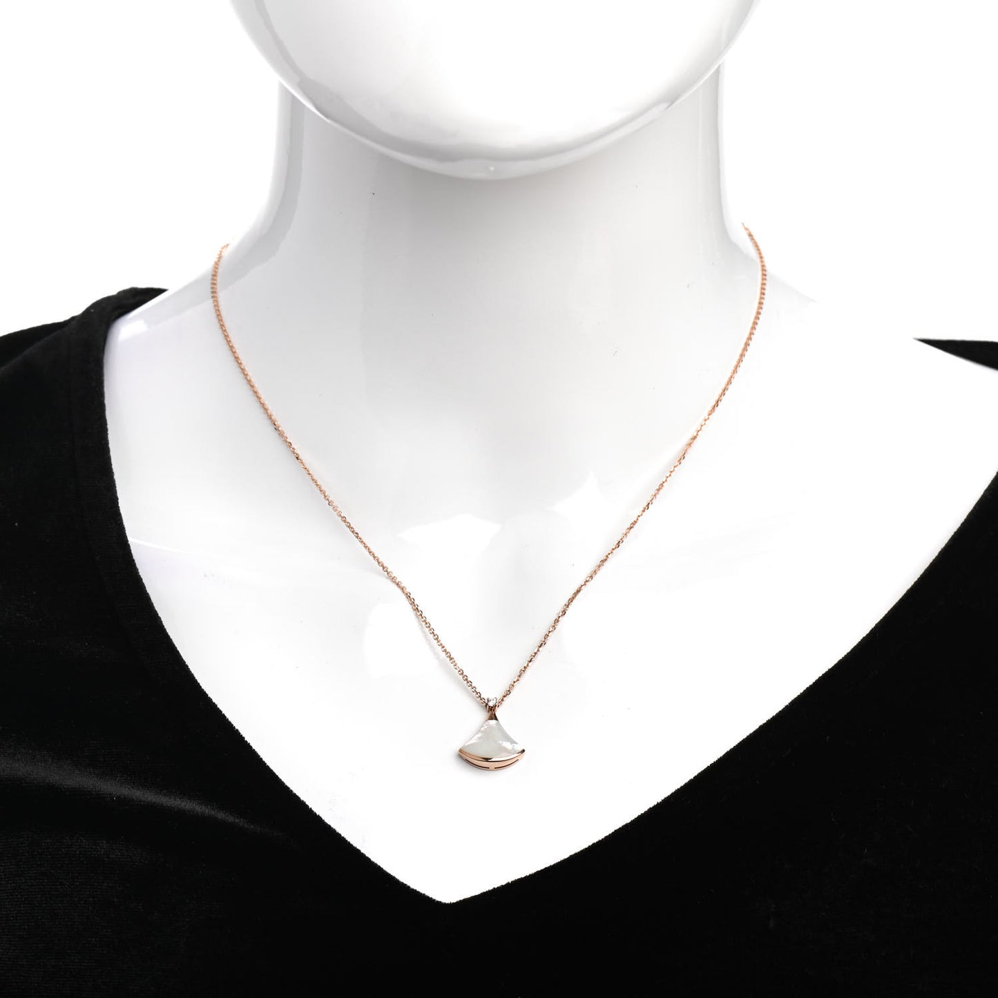 18K Rose Gold Diamond Mother of Pearl Small Divas' Dream Pendant Necklace
