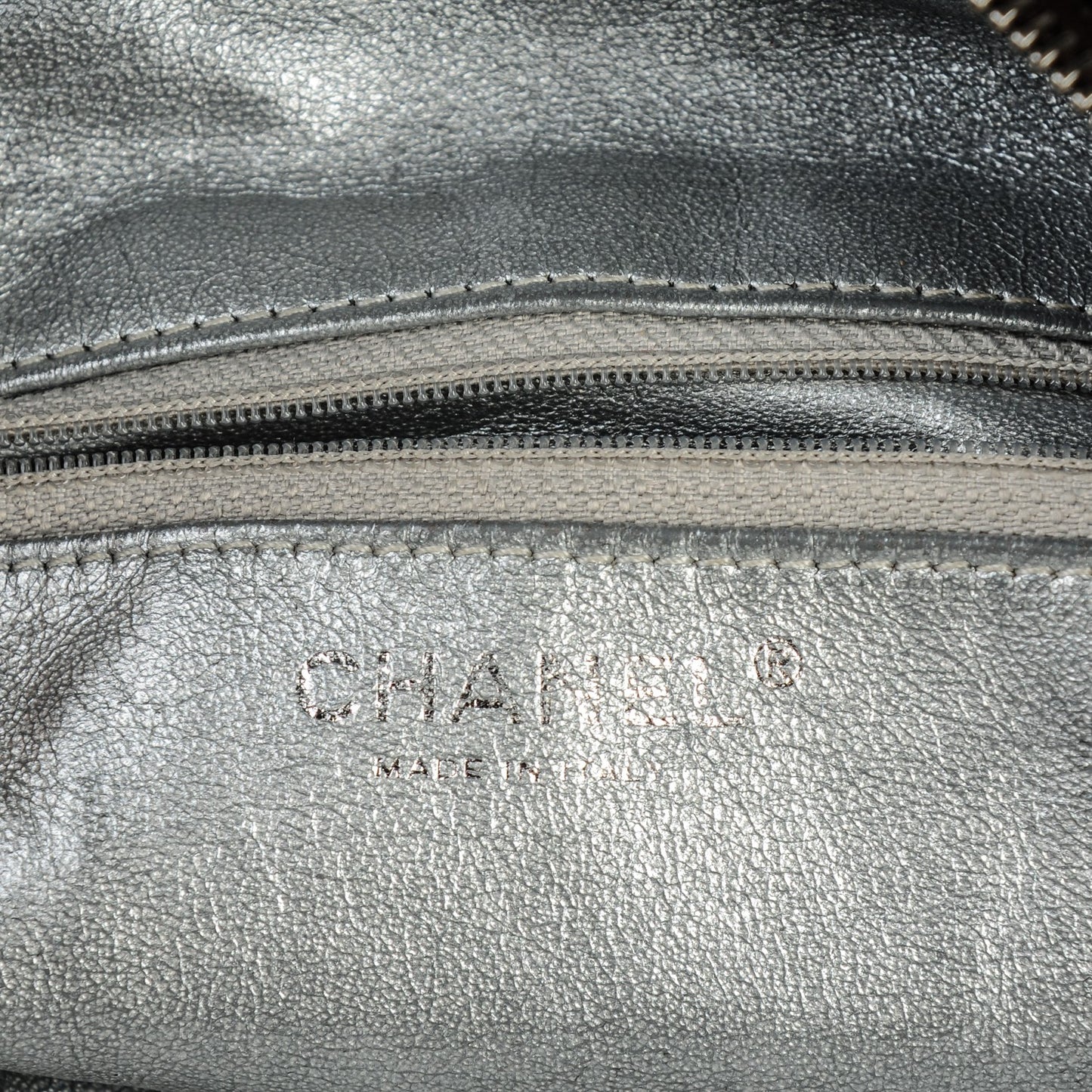 Glazed Caviar Modern Chain Hobo Brown