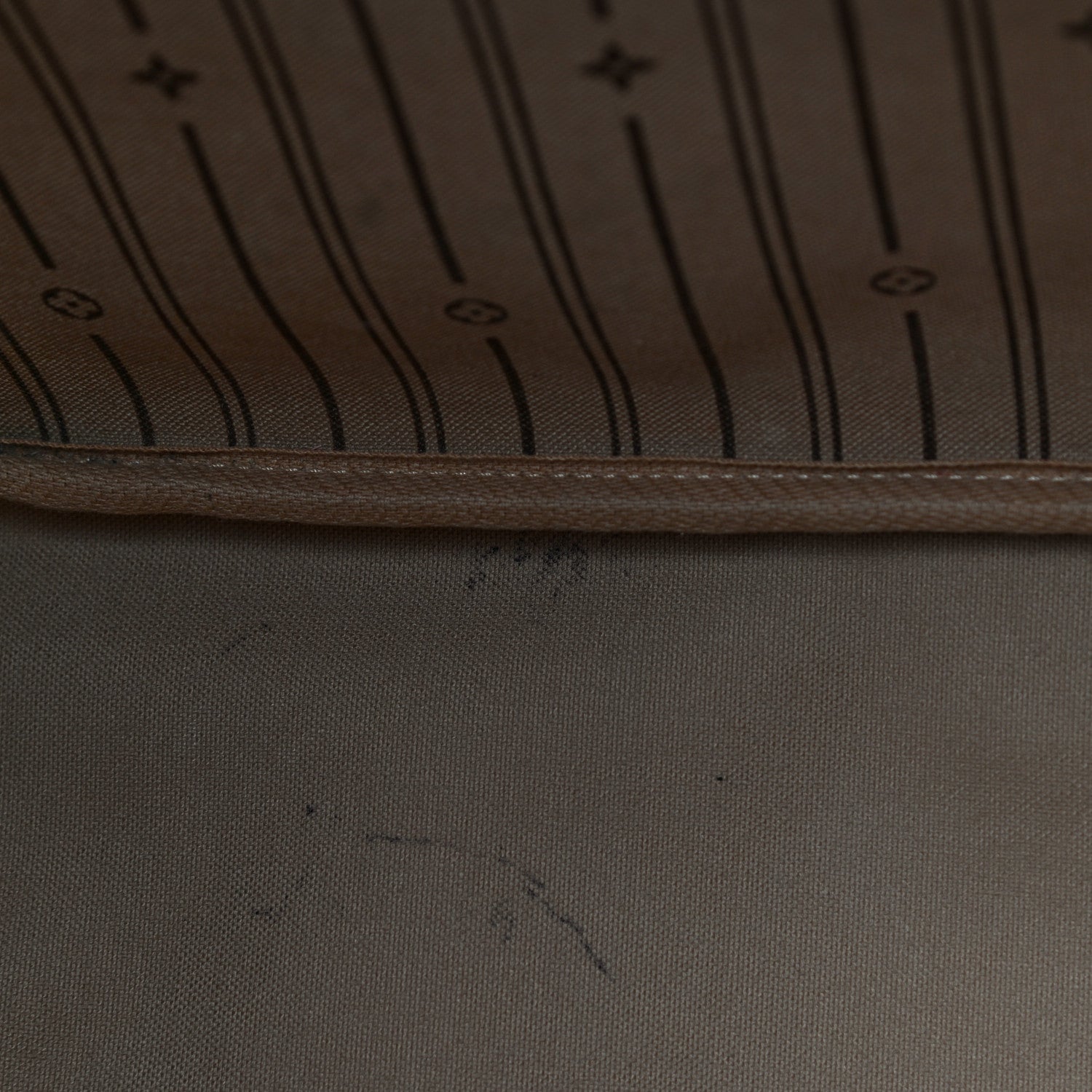 Louis Vuitton Monogram Neverfull MM 6 of 19