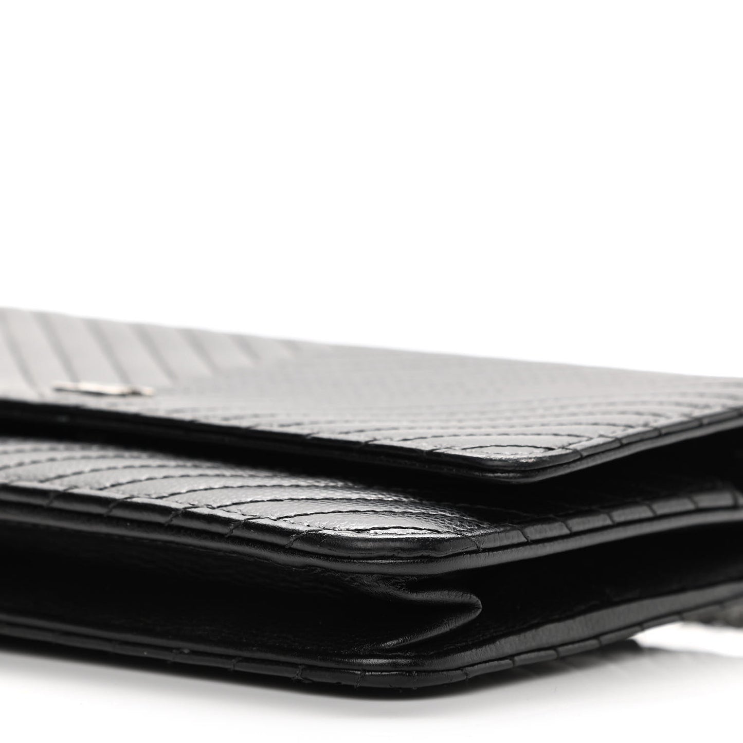 Caviar Chevron Quilted Wallet On Chain WOC Black
