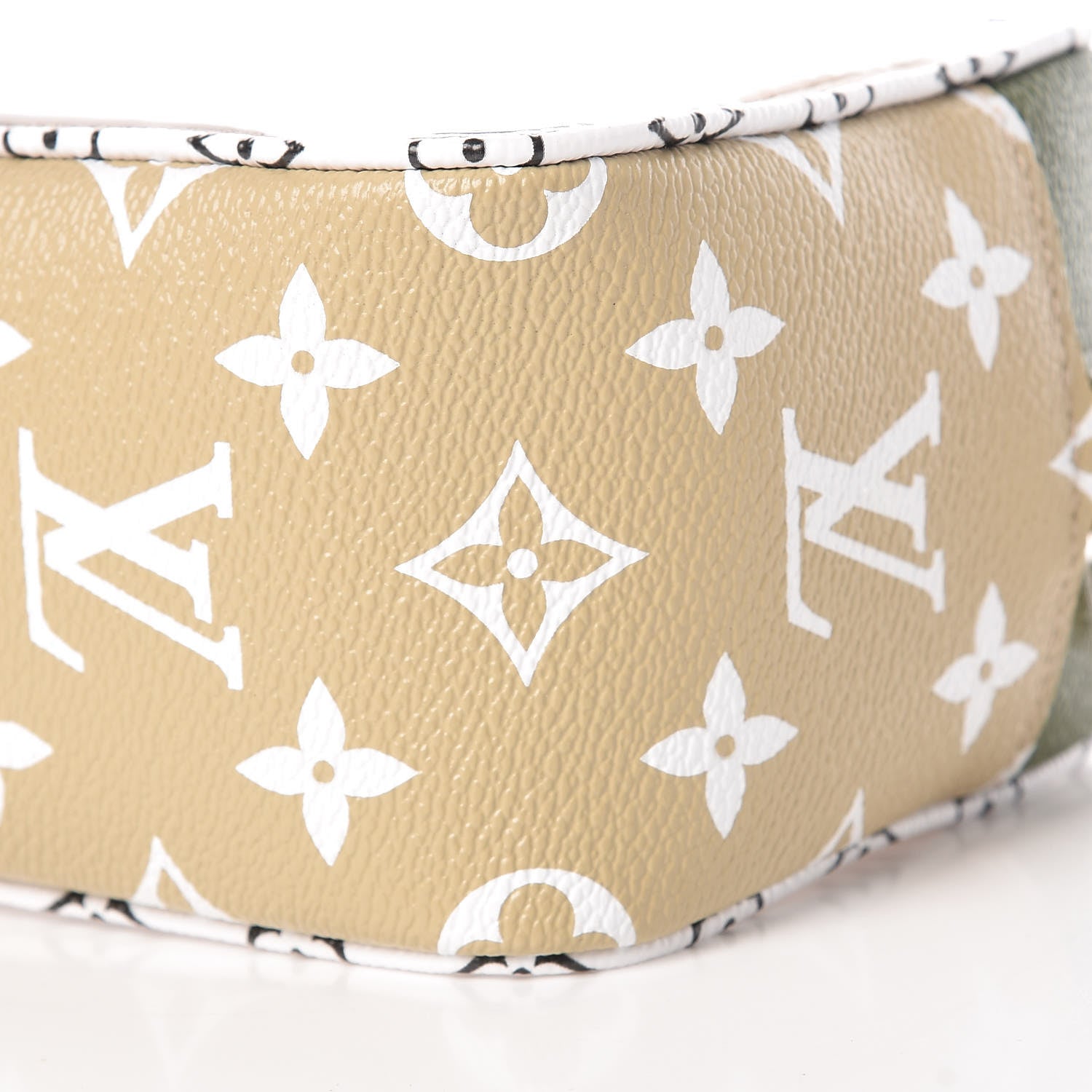 Louis Vuitton Monogram Giant Beach Pouch Kaki 9 of 10