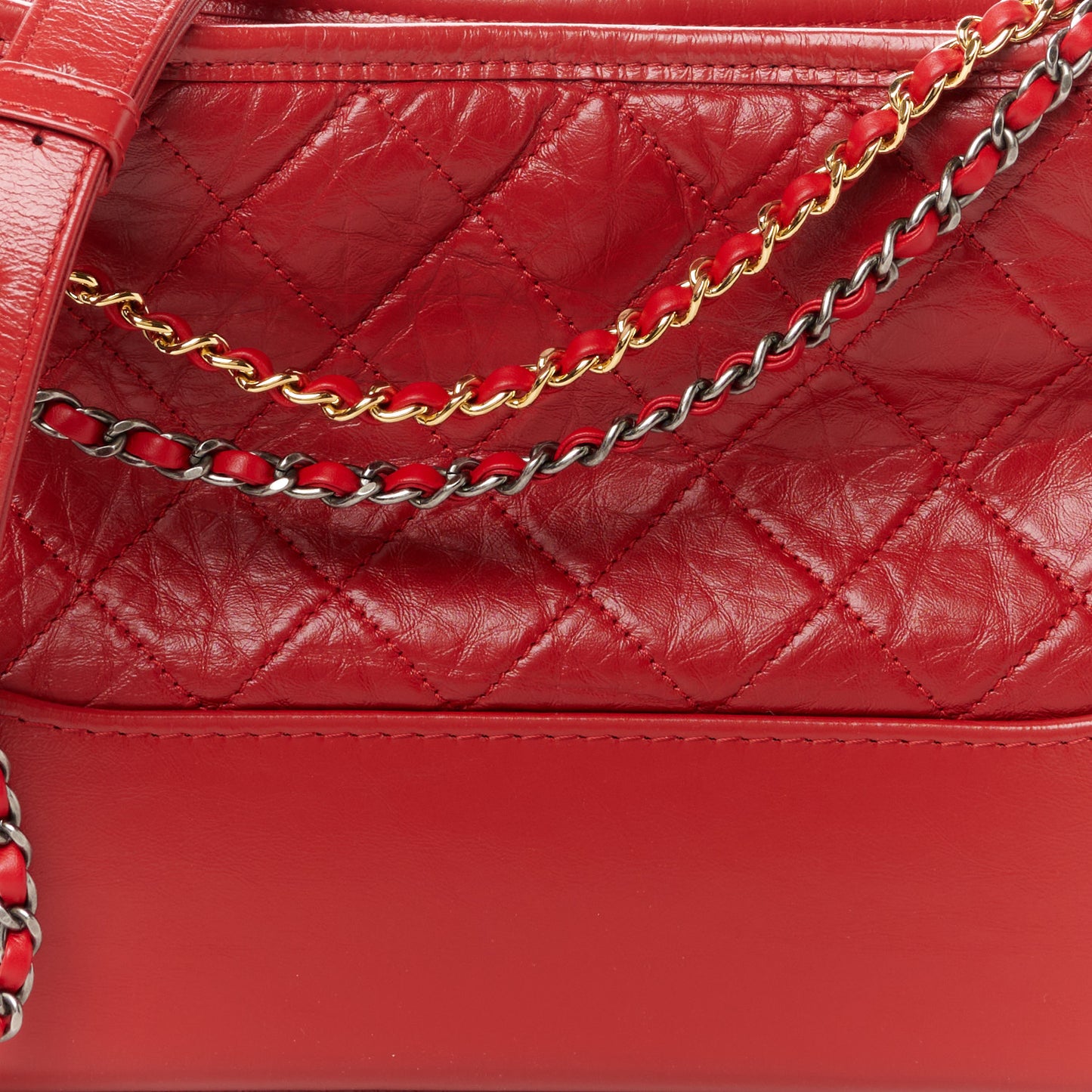 Aged Calfskin Quilted Medium Gabrielle Logo Hobo Red