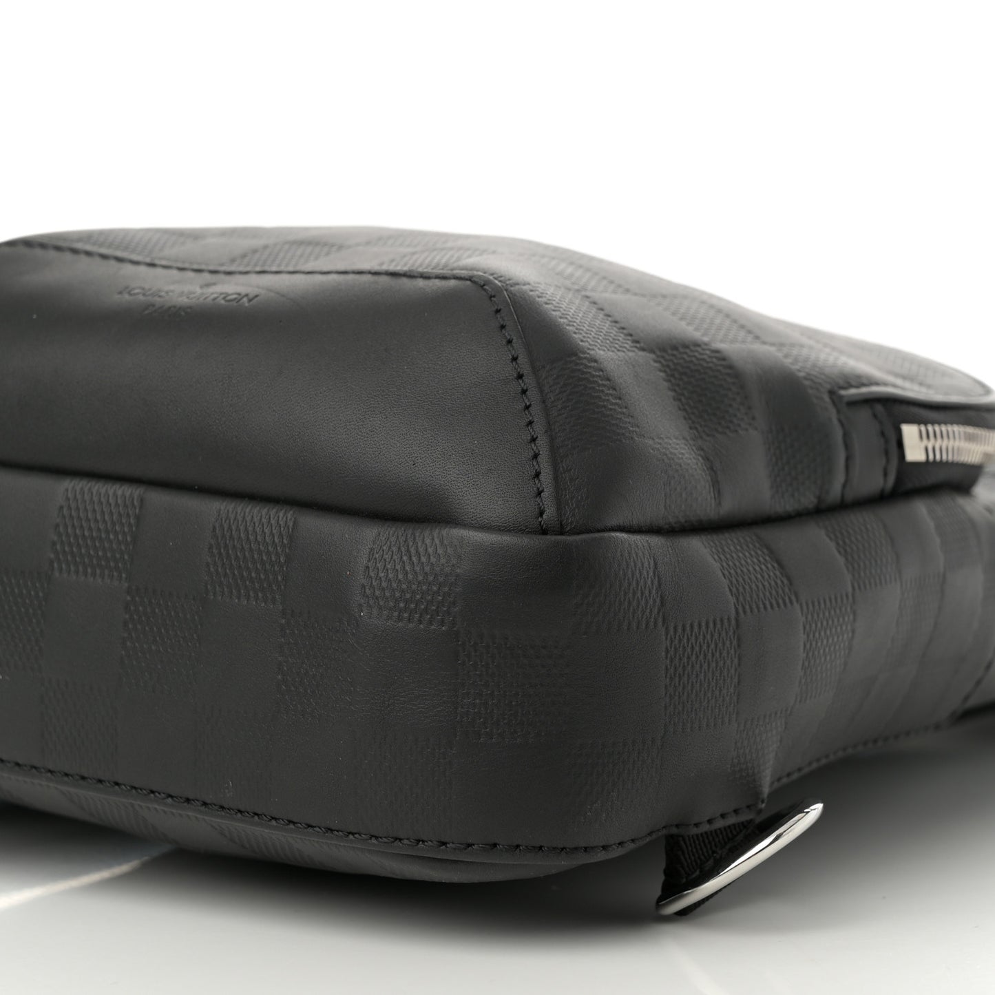 Damier Infini Avenue Sling Bag Onyx
