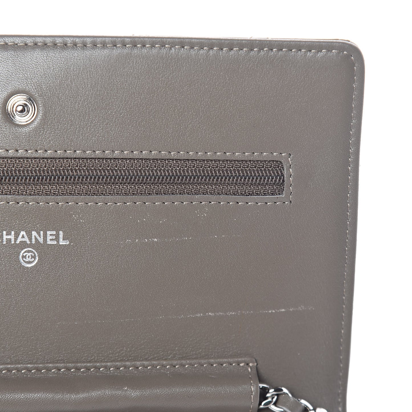 Patent Quilted Wallet On Chain WOC Grey