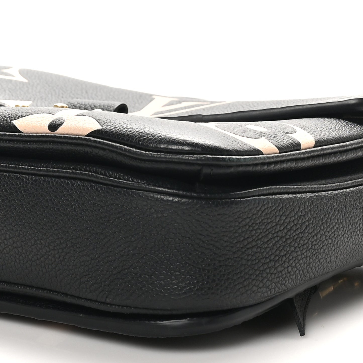 Empreinte Monogram Giant Pochette Metis Black Beige