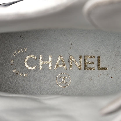 Chanel Shiny Goatskin Calfskin Quilted Lace Up Combat Boots 40.5 White Black 7 of 12