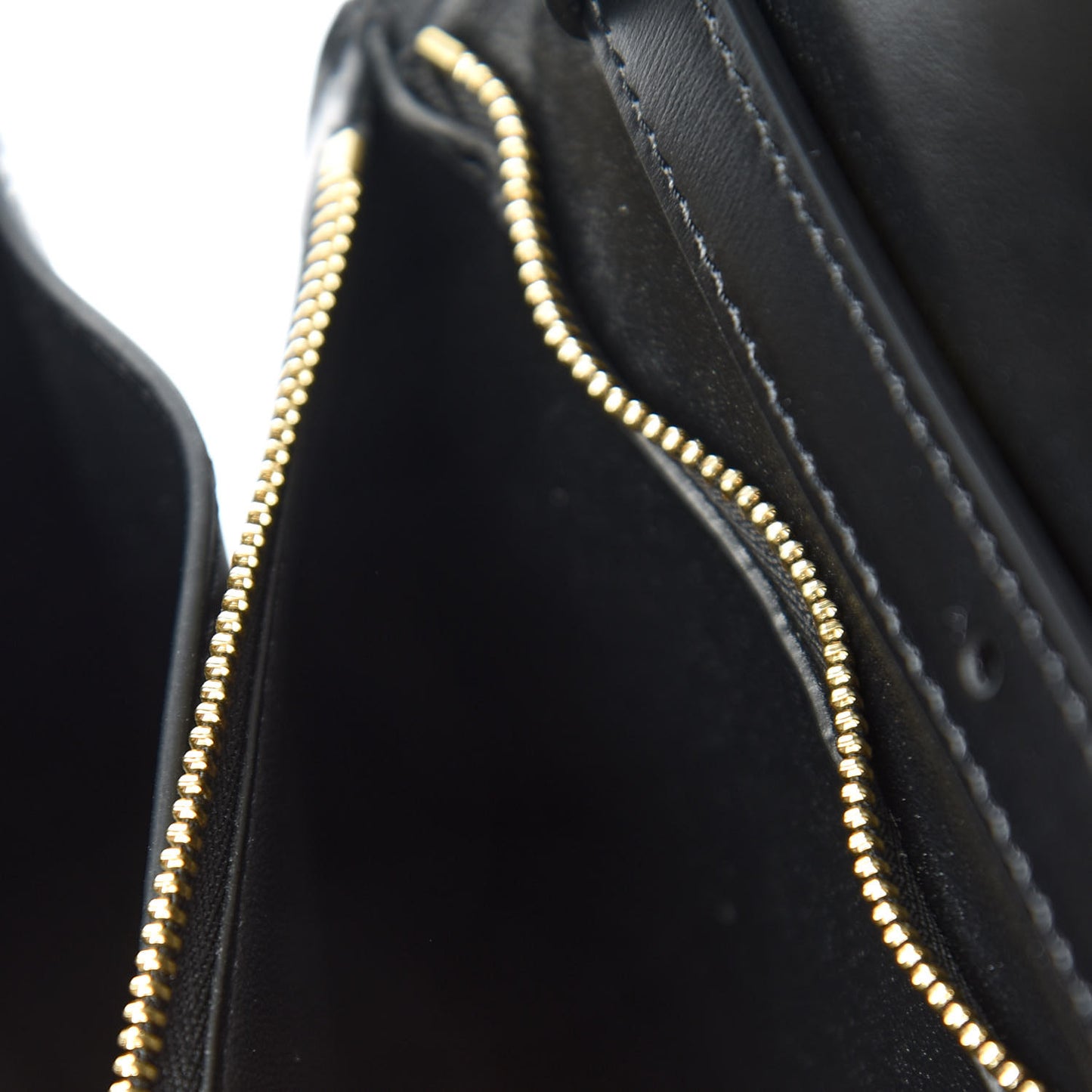 Box Calfskin Medium Classic Box Flap Black