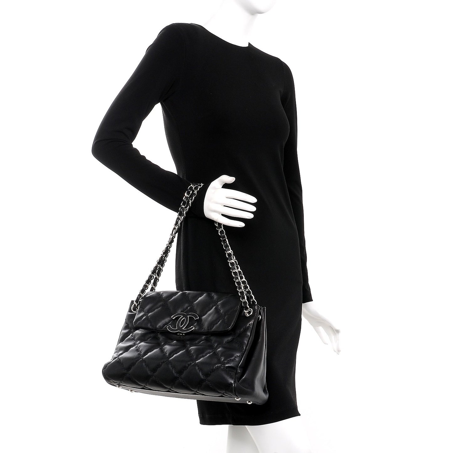 Calfskin Double Stitch Large Hamptons Flap Bag Black