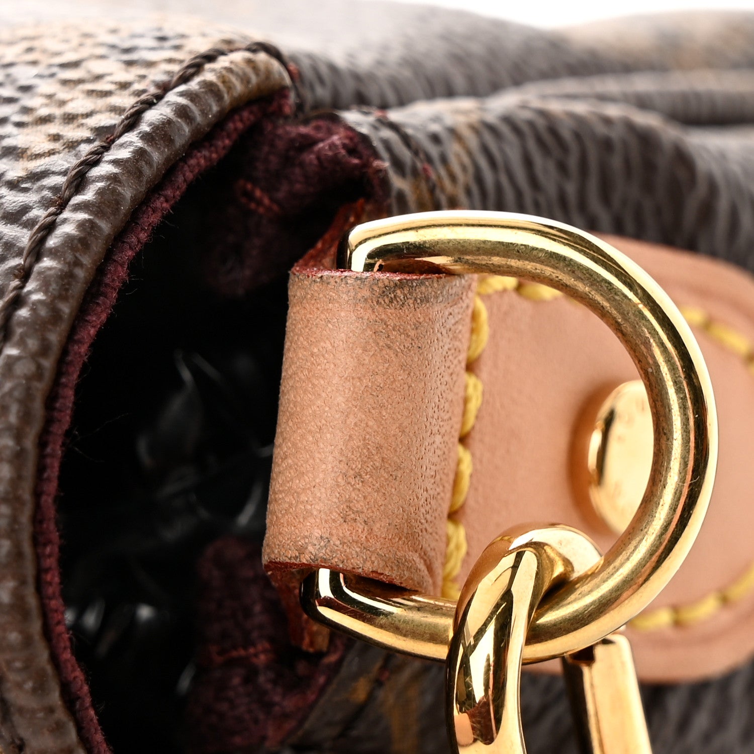 Louis Vuitton Monogram Favorite PM 17 of 17