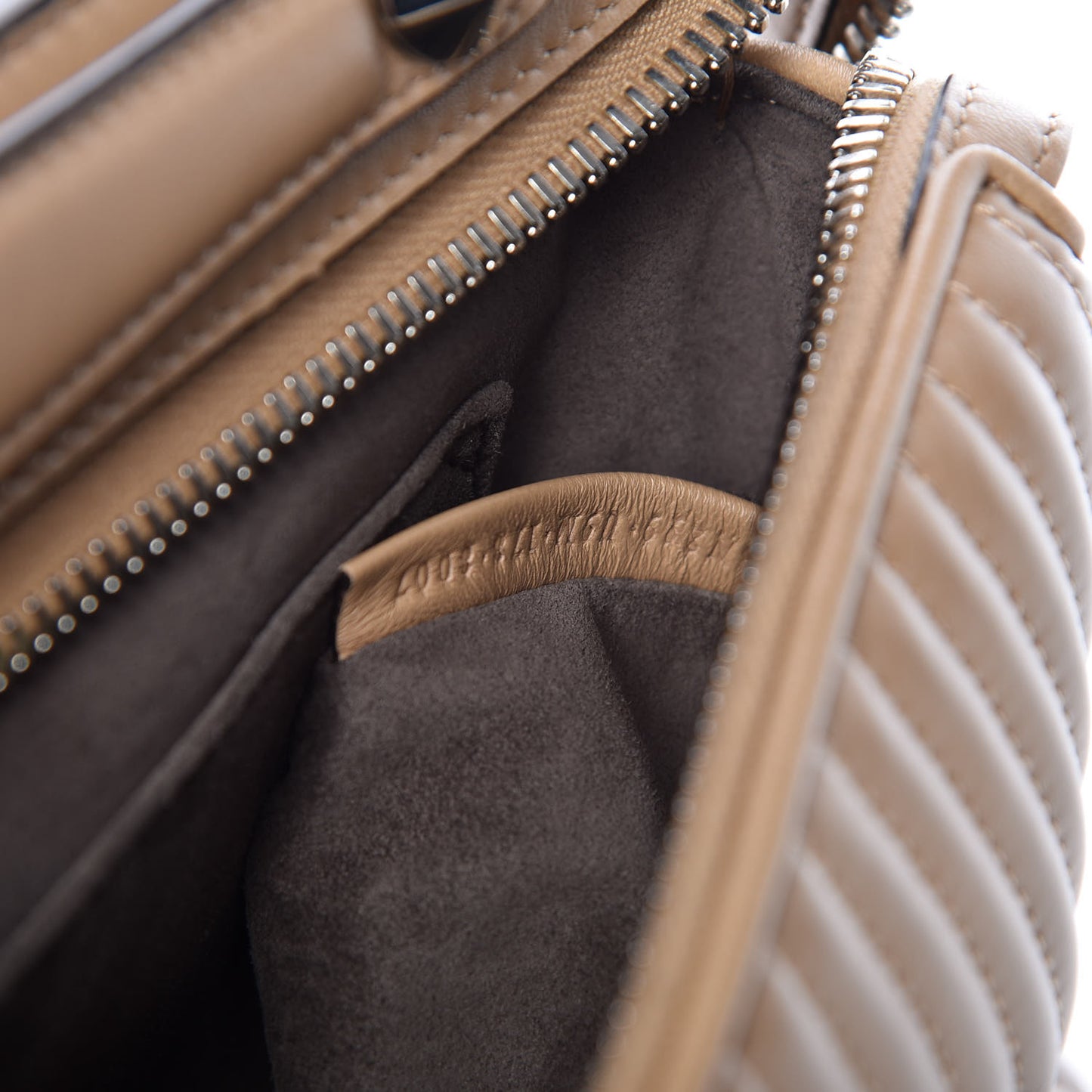 Shiny Nappa Trapuntata Small DotCom Click Chain Satchel Cuoio
