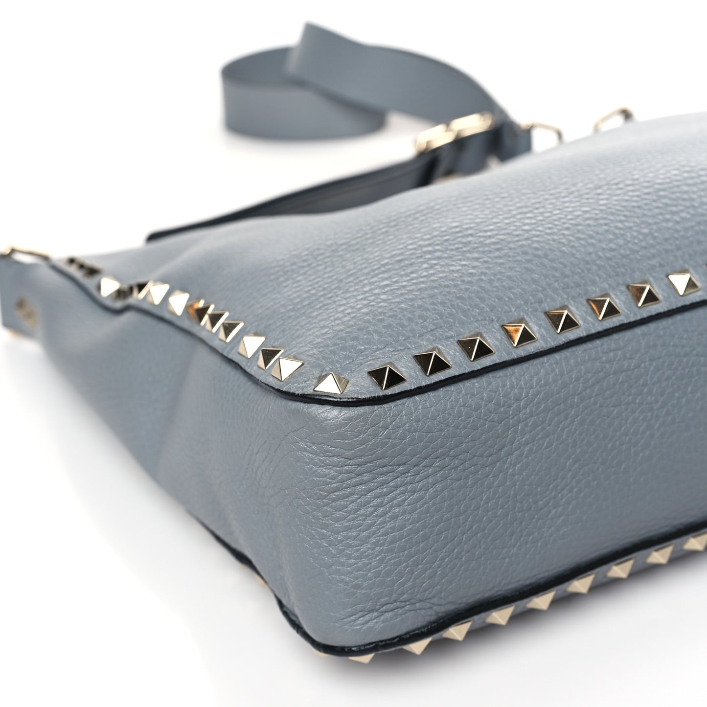 Pebbled Calfskin Large Rockstud Flip-Lock Messenger Bag Light Stone