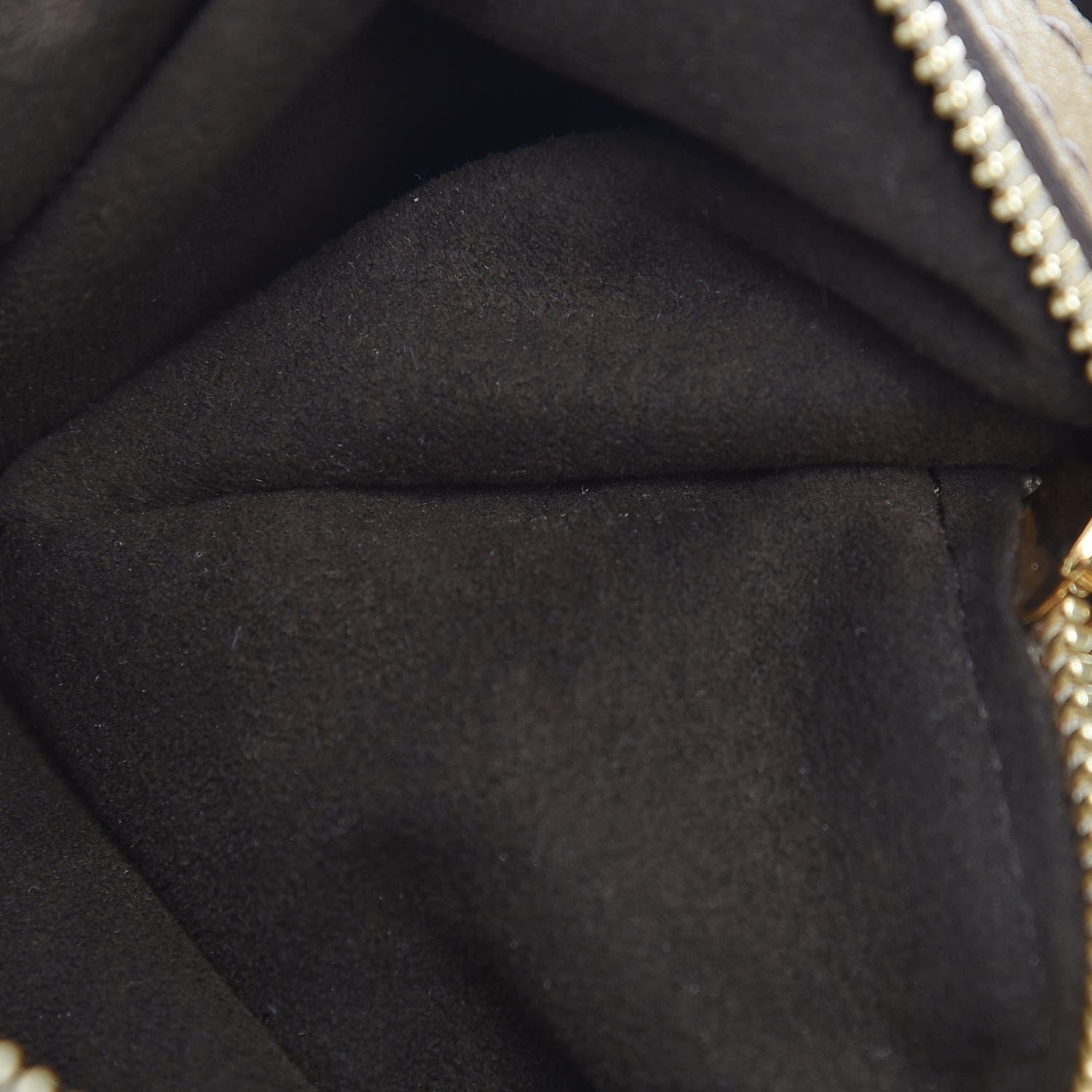 Louis Vuitton Mahina XL Biscuit 7 of 14