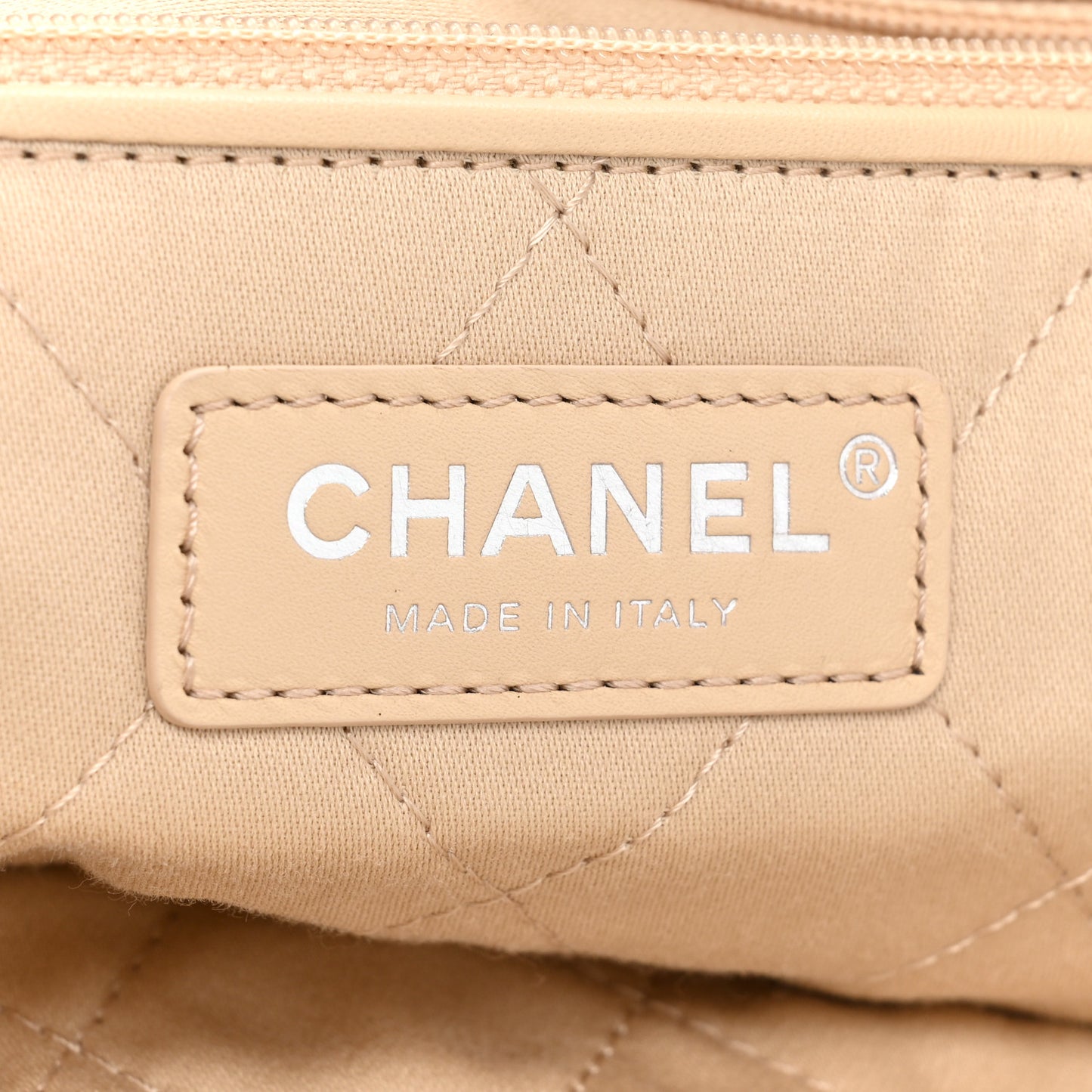 Shiny Calfskin Quilted Chanel 22 Backpack White Black
