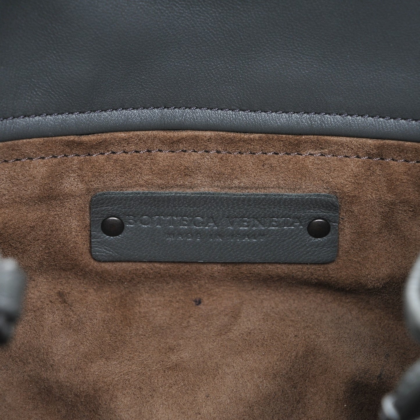 Nappa Intrecciato Medium Flow Wave Tote Ardoise