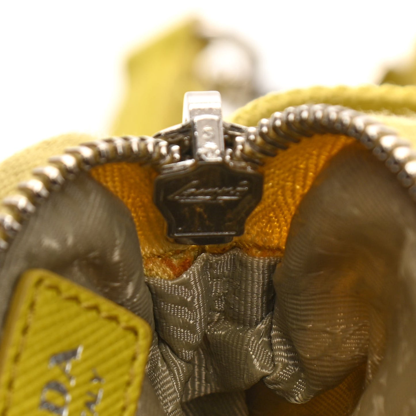 Nylon Saffiano Re-Edition 2005 Shoulder Bag Ananas