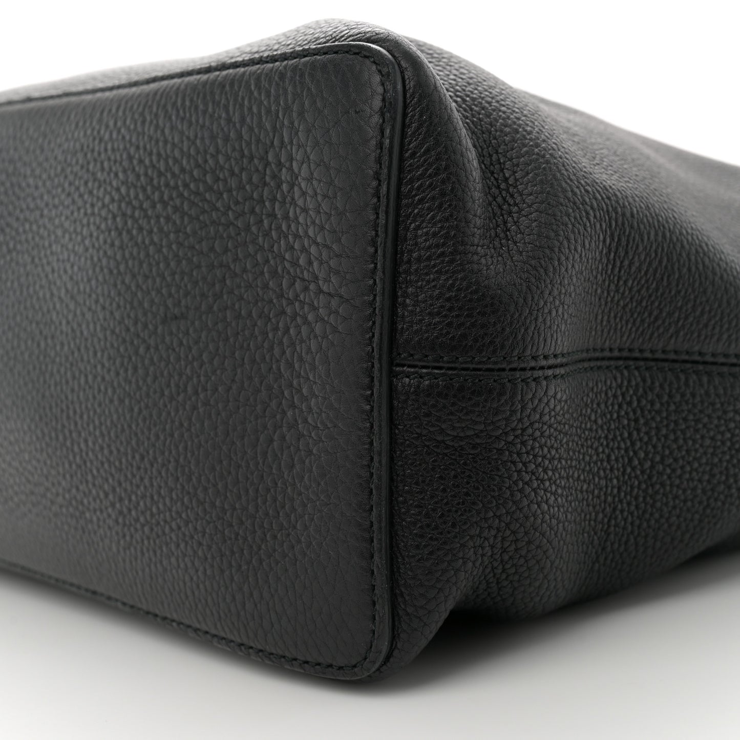 Pebbled Calfskin Large Soho Hobo Black