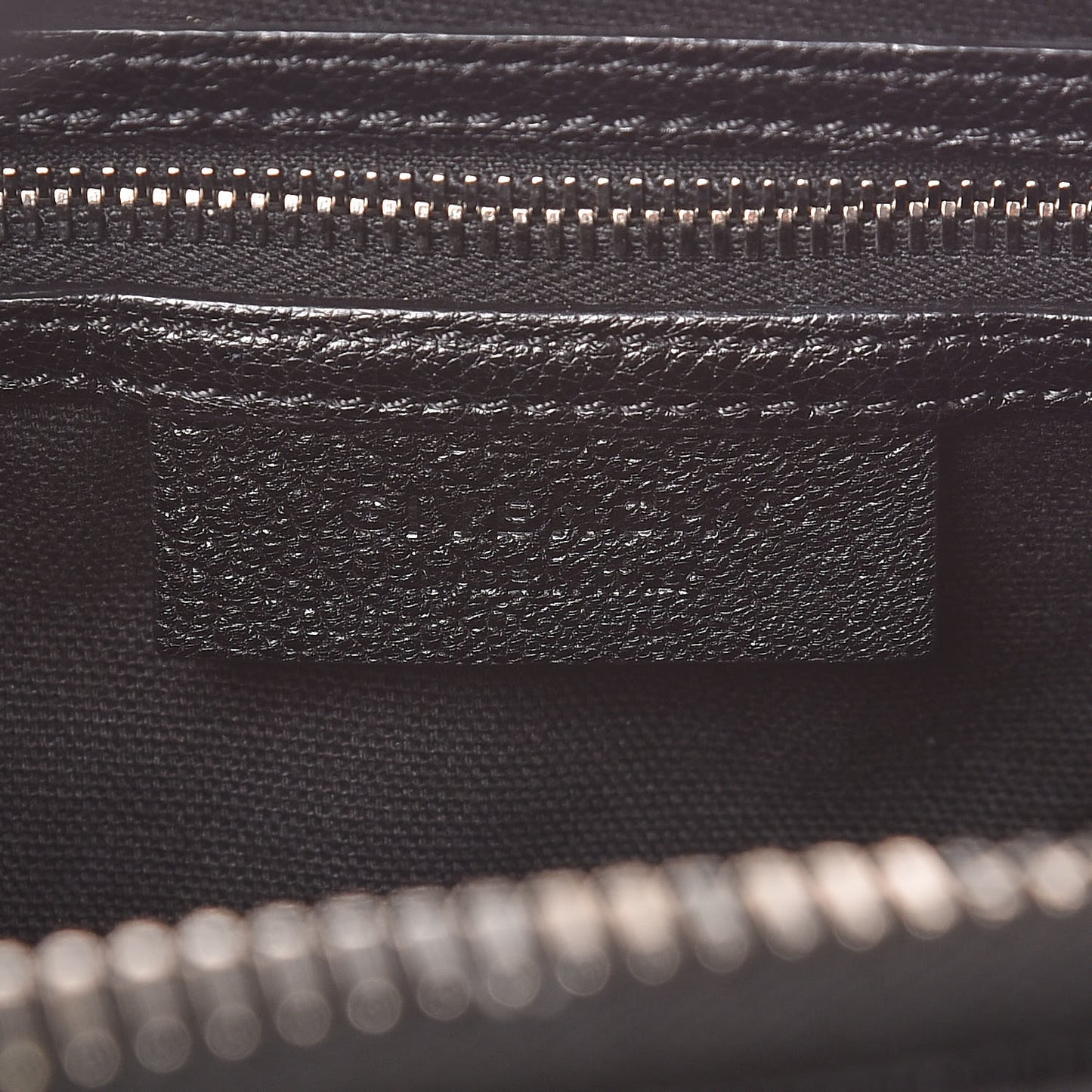Sugar Goatskin Medium Antigona Black