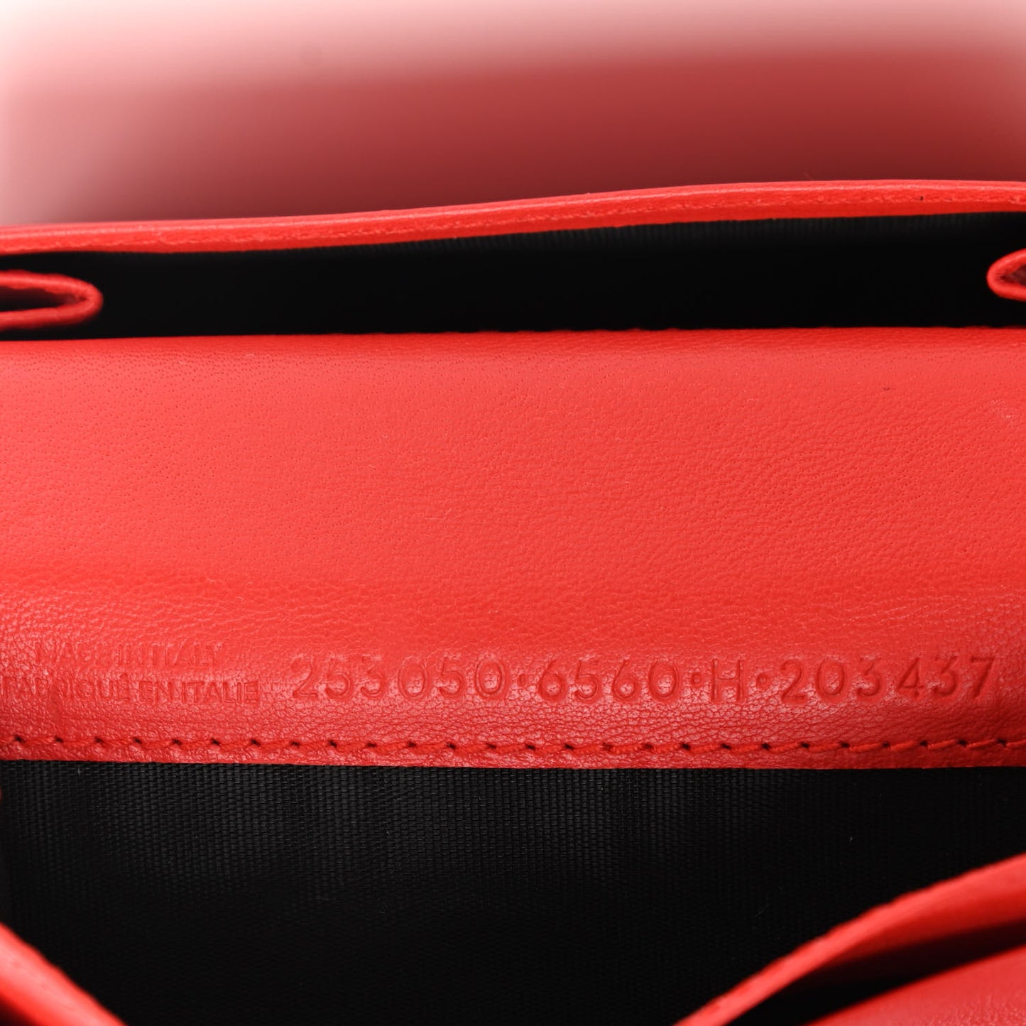 Matte Goatskin Rubber Covered Classic Hardware Card Case Rouge Coquelicot