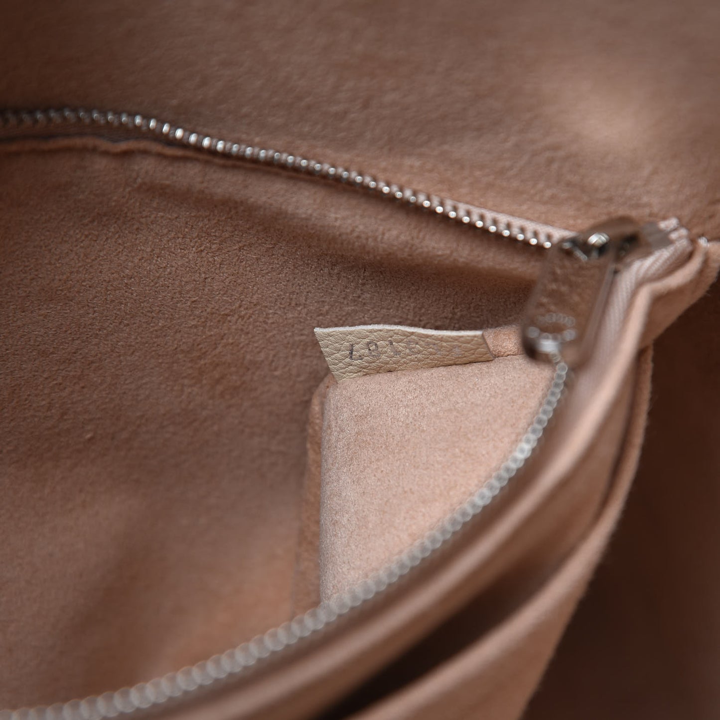 Calfskin Lockme Cabas Vanille Black