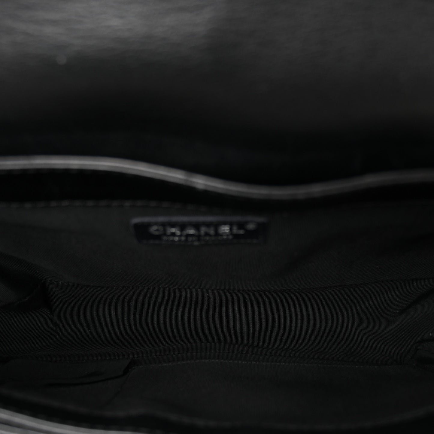 Calfskin Enchained Medium Boy Flap Black