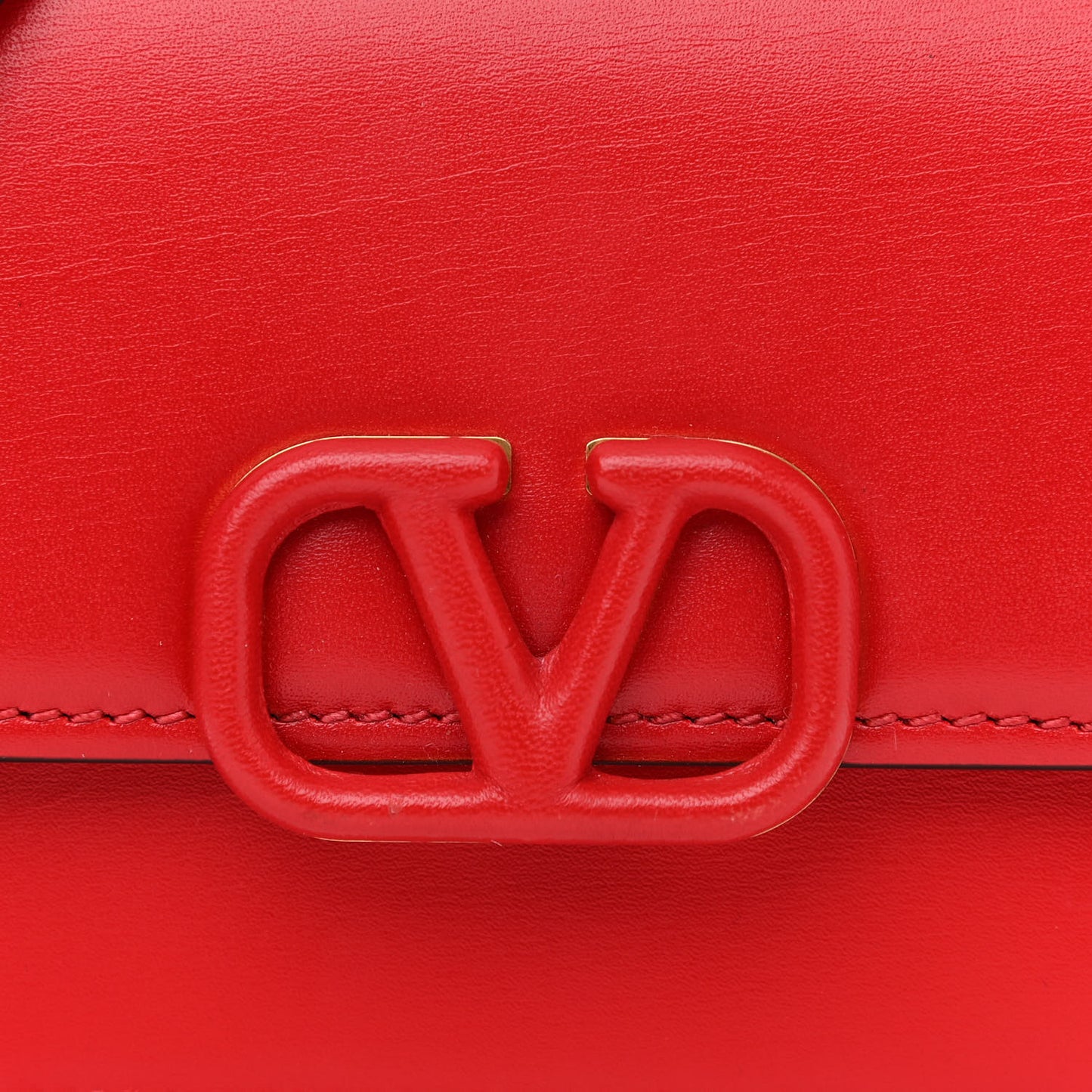 Smooth Calfskin Micro VSling Shoulder Bag Rouge Pur