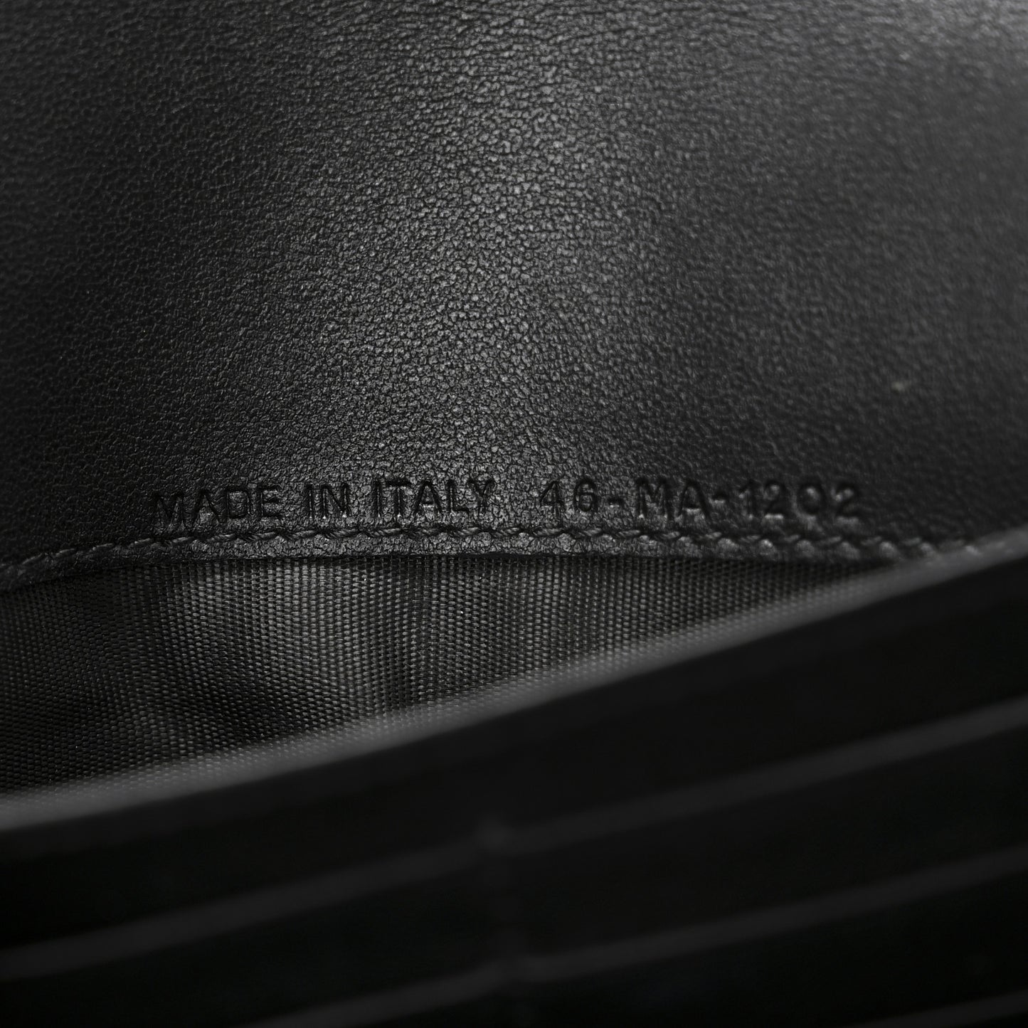 Goatskin Saddle Long Wallet With Chain Black