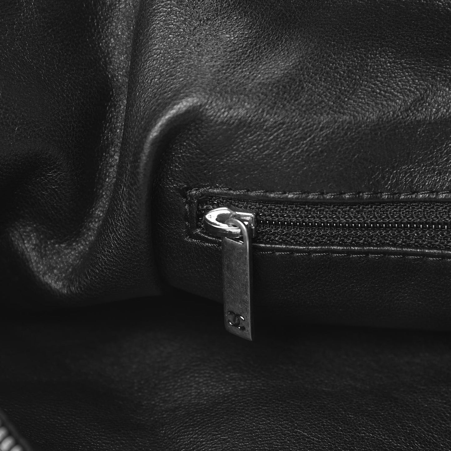 Calfskin Modern Chain Hobo Black