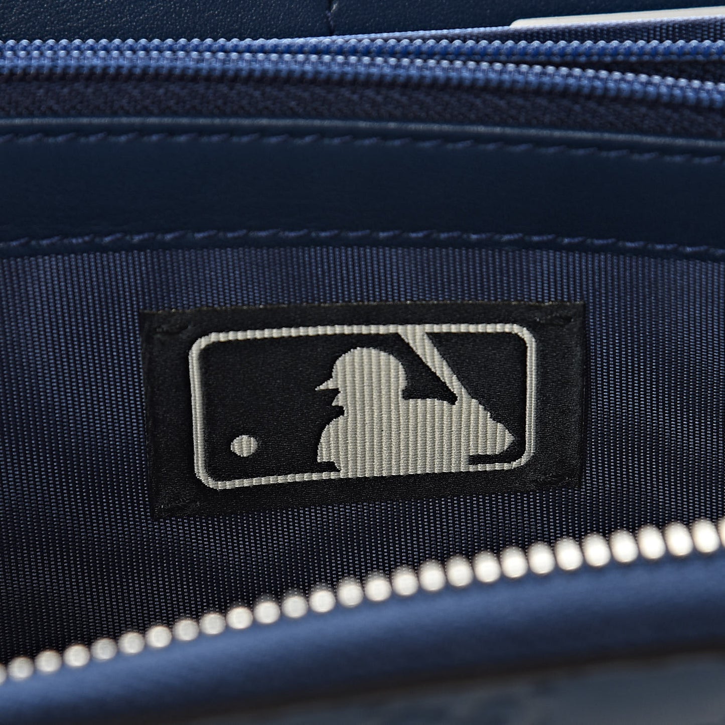 X MLB Guccissima Signature NY Yankees Embroidered Zip Around Wallet Royale Ivory