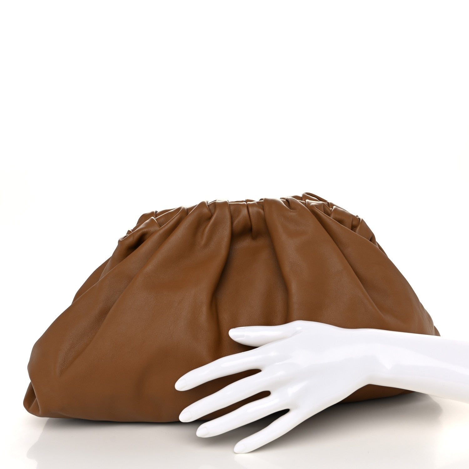 Bottega Veneta Smooth Butter Calf The Pouch Oversized Clutch Cammello 2 of 10