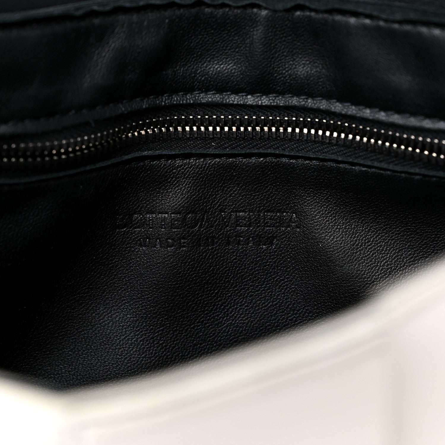 Bottega Veneta Lambskin Maxi Intrecciato Cassette Crossbody Bag White 6 of 14