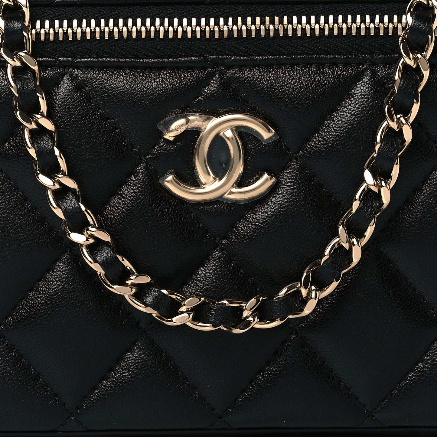 Lambskin Quilted Small Top Handle Vanity Case With Chain Black