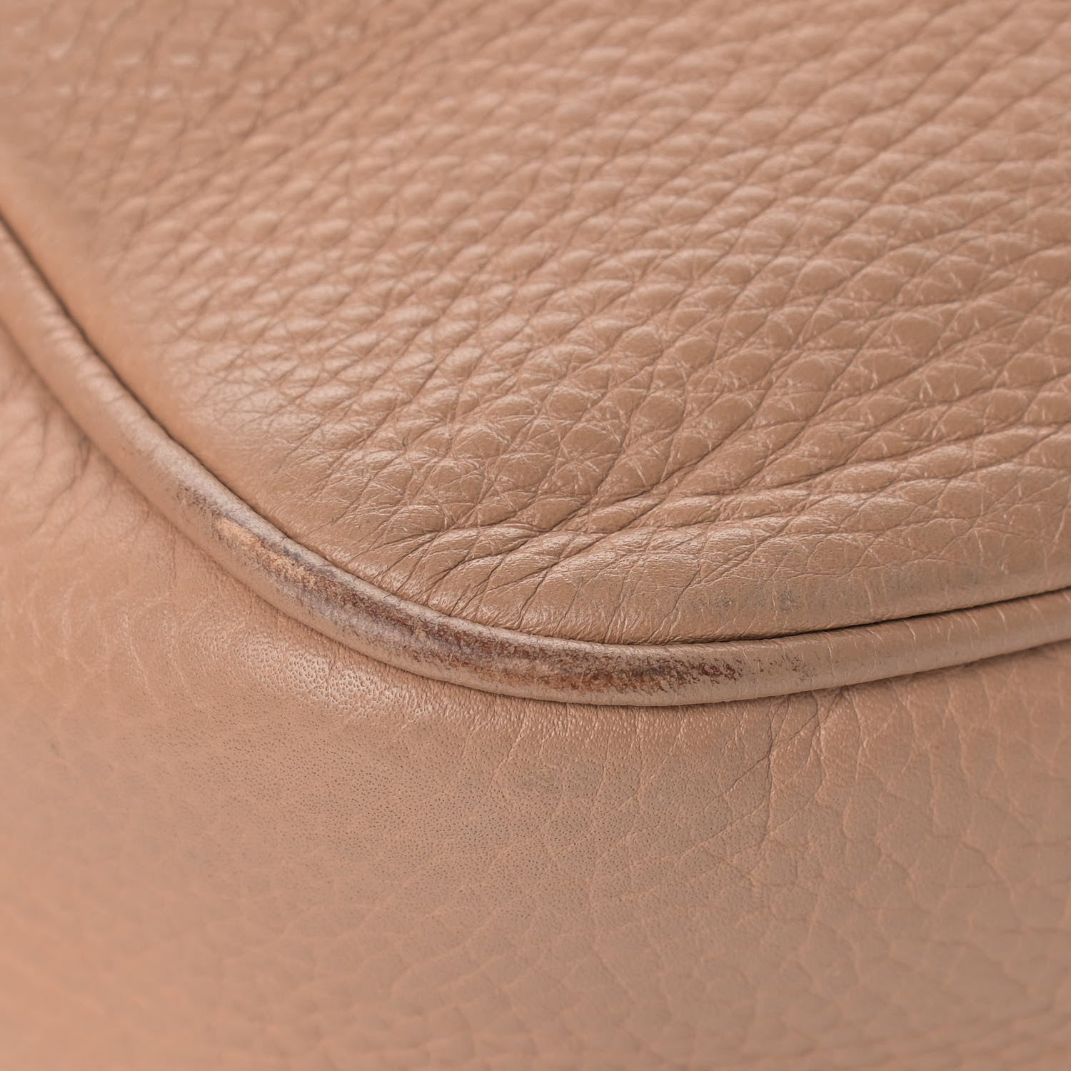 Gucci Pebbled Calfskin Small Soho Disco Bag Camelia 10 of 19