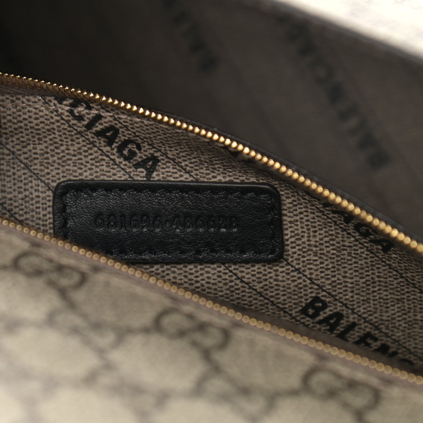 X GUCCI GG Supreme Monogram Medium Hourglass Top Handle Bag Beige Ebony