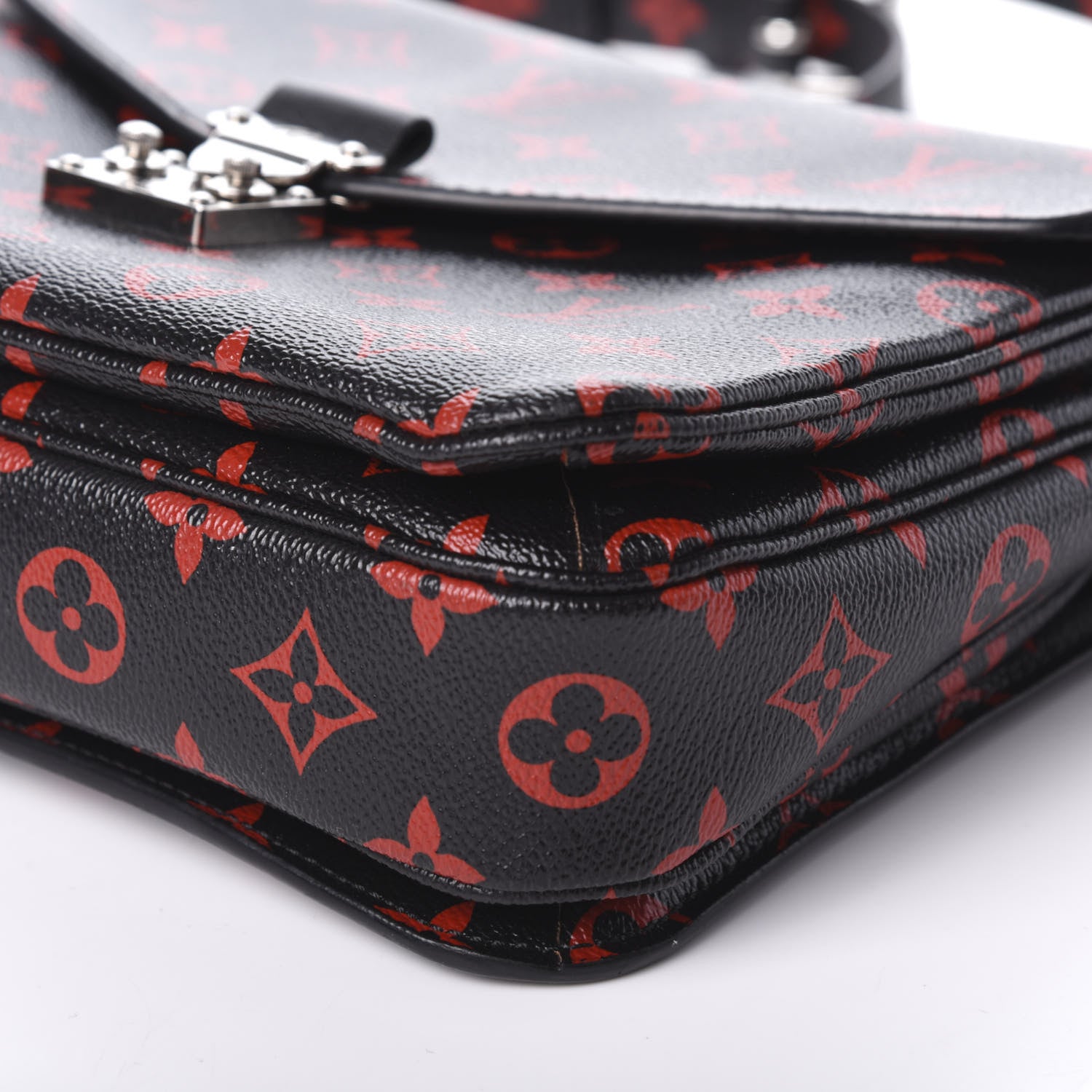 Louis Vuitton Monogram Infrarouge Pochette Metis 8 of 8