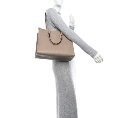 Louis Vuitton Empreinte Monogram Giant Onthego MM Tourterelle 2 of 13