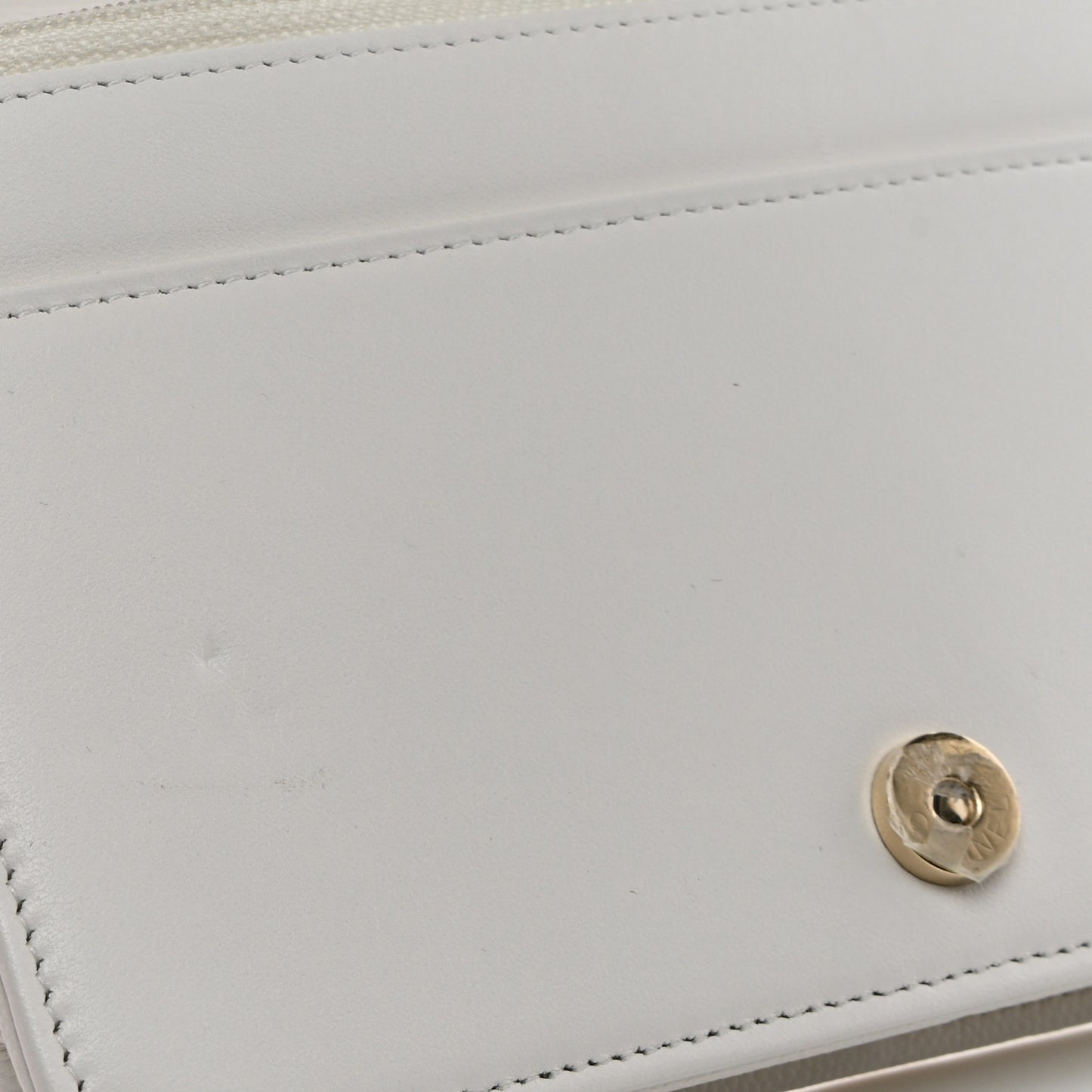 Caviar Quilted Boy Wallet On Chain WOC White